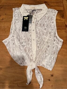 Iris Basic Cream Lace Tie-Front Sleeveless Blouse